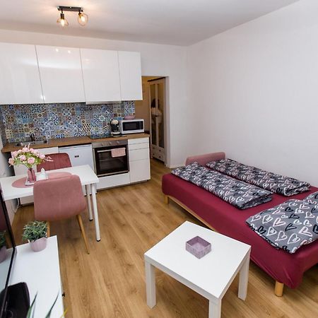 Apartment Near The Ondrej Nepela Winter Stadium Bratislava Eksteriør billede