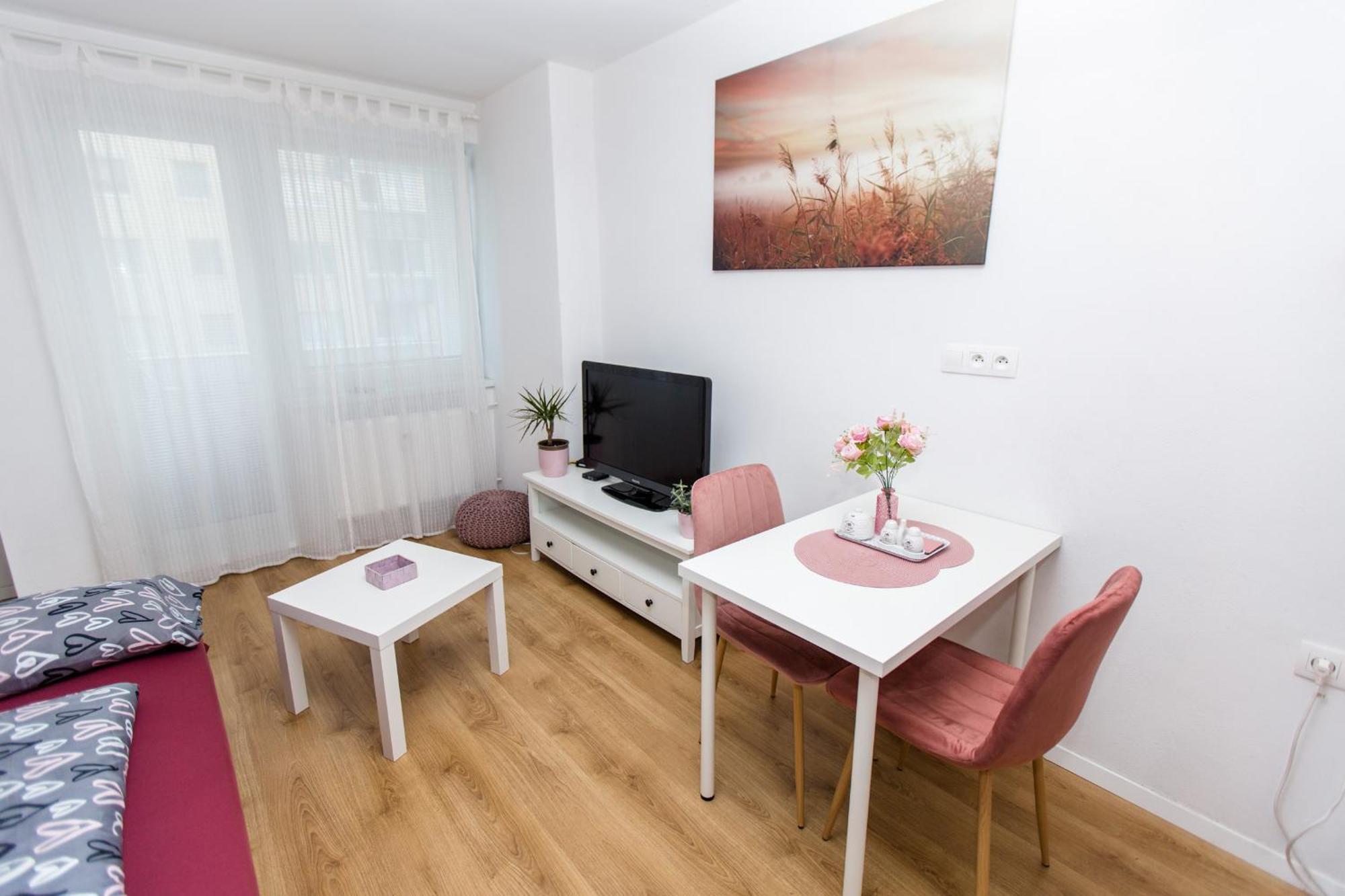 Apartment Near The Ondrej Nepela Winter Stadium Bratislava Eksteriør billede